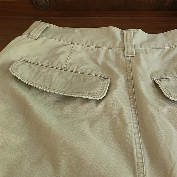 Axist Men's Sz32, Khaki Color, 2 Snap, 2 Button, 2 Front Pockets, Belt Loops - Picture 6 of 9